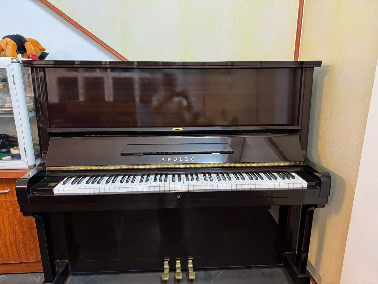 Đàn piano Apollo Nhật bãi dành cho người mới học tại showroom Sky Music Hà Nội