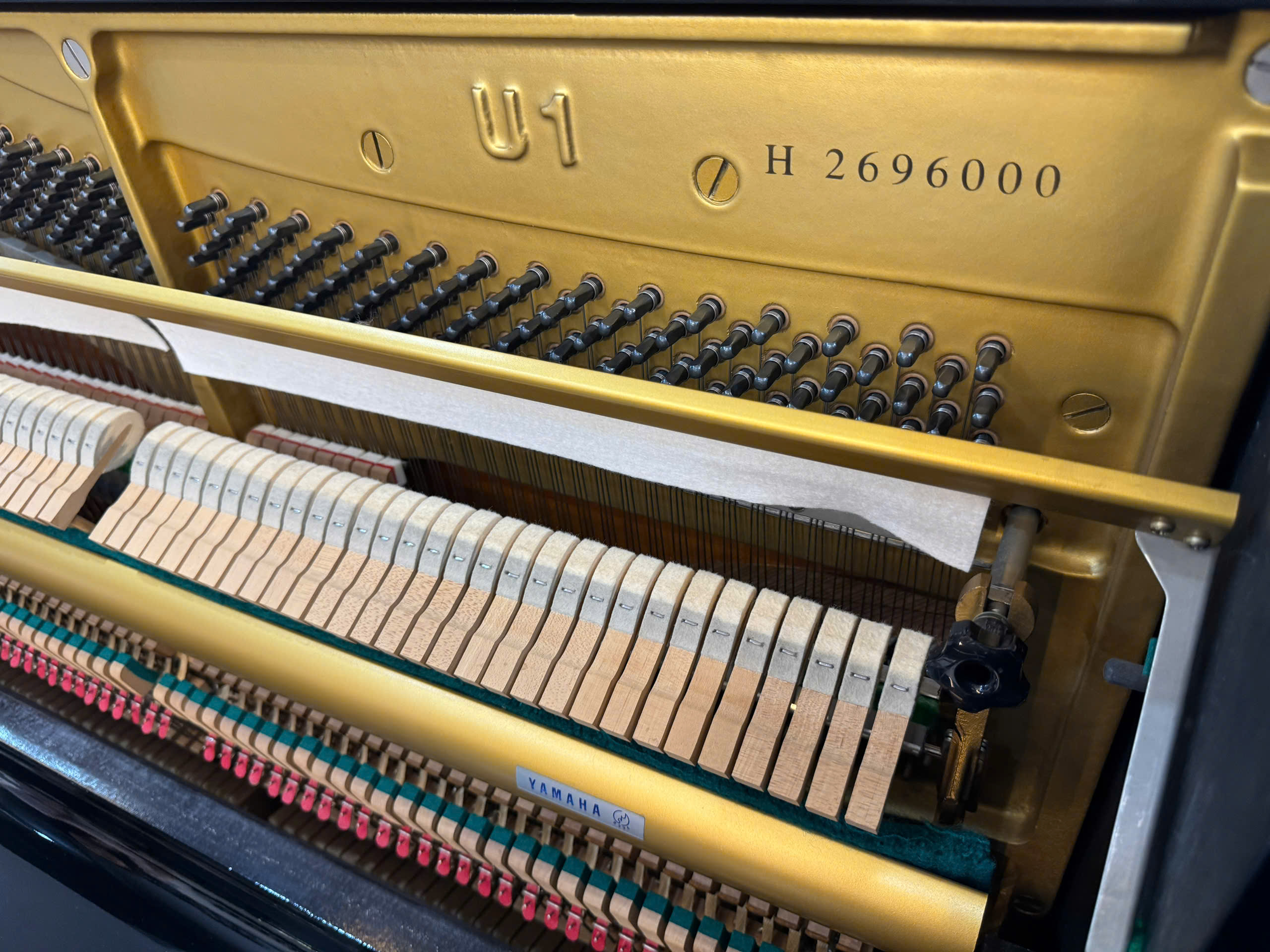 đánh giá Yamaha U1H thiết kế âm thanh