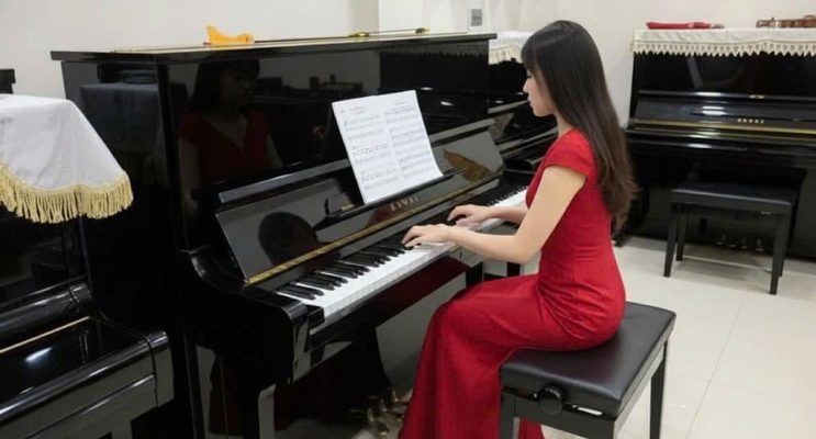 Piano cho bé mới học trải nghiệm đàn piano cơ Yamaha