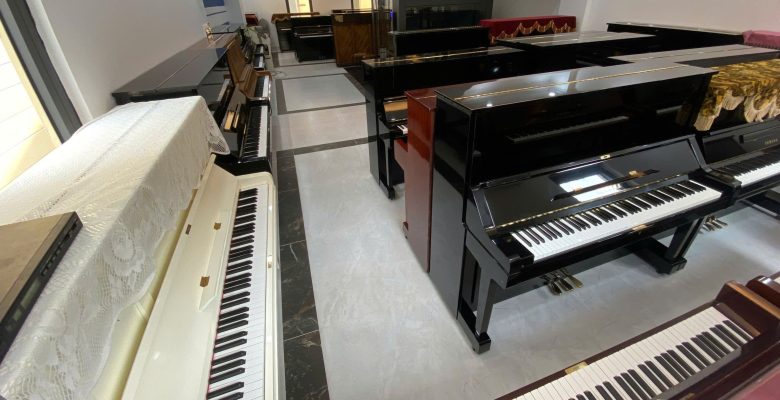 Showroom piano cơ nội địa Nhật tại Sky Music Long Biên với nhiều mẫu Yamaha và Kawai