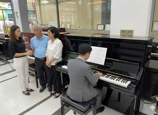 Tư vấn chọn piano điện và piano cơ cho bé tại Sky Music Long Biên