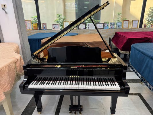 Piano G5E grand piano Yamaha nội địa Nhật màu đen