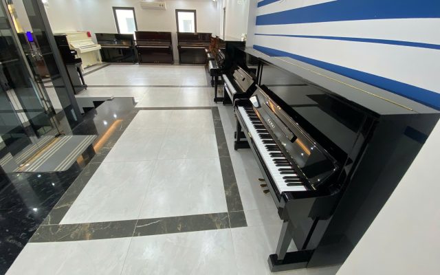 Showroom piano cơ nội địa Nhật cho trẻ và người mới học tại Long Biên